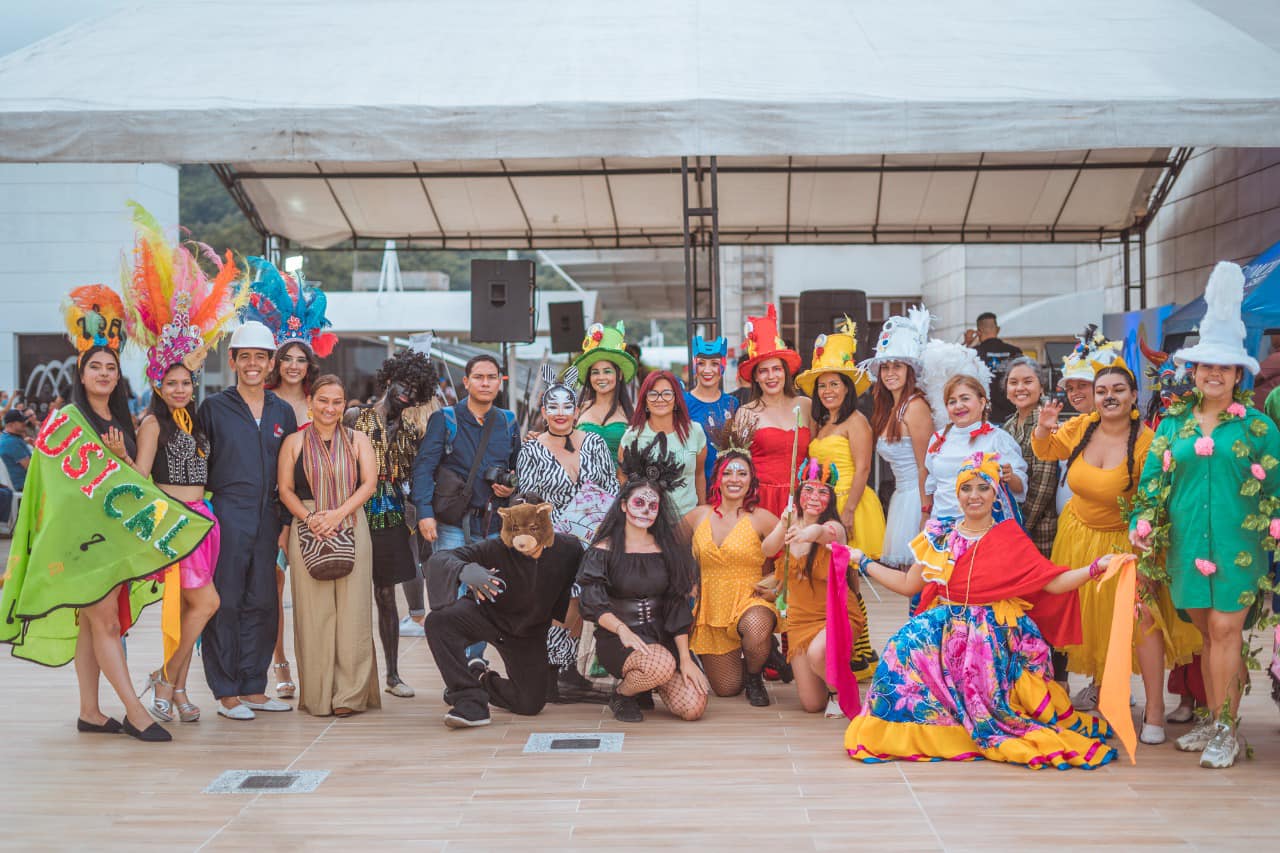 La celebración de los cumpleaños de Ibagué llegó a los centros comerciales Chapinero, Multicentro y La Estación con las presentaciones artísticas de danza, música, teatro y el maravilloso talento de los estudiantes de la Efac.
