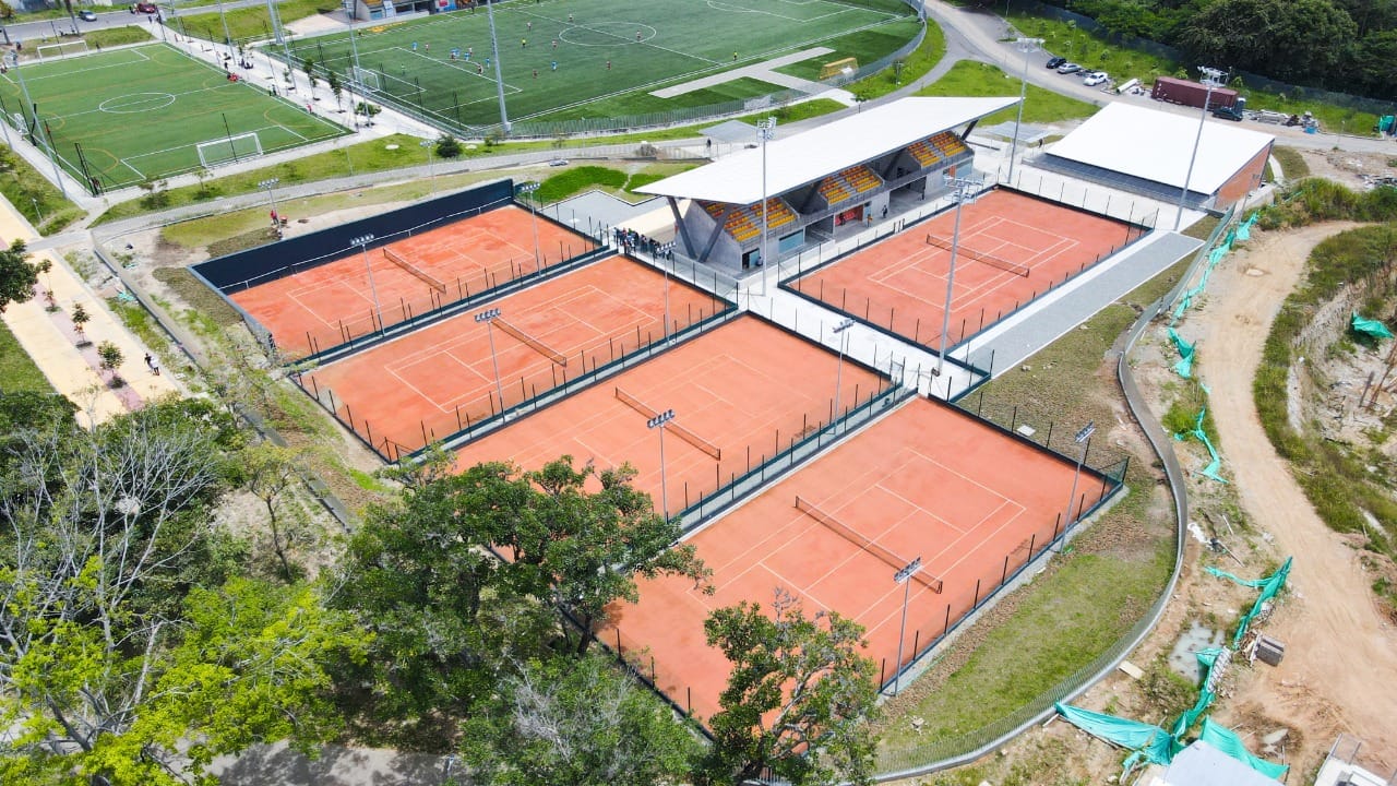 El complejo de raquetas sería uno de los primeros escenarios en entregar Andrés Hurtado. 