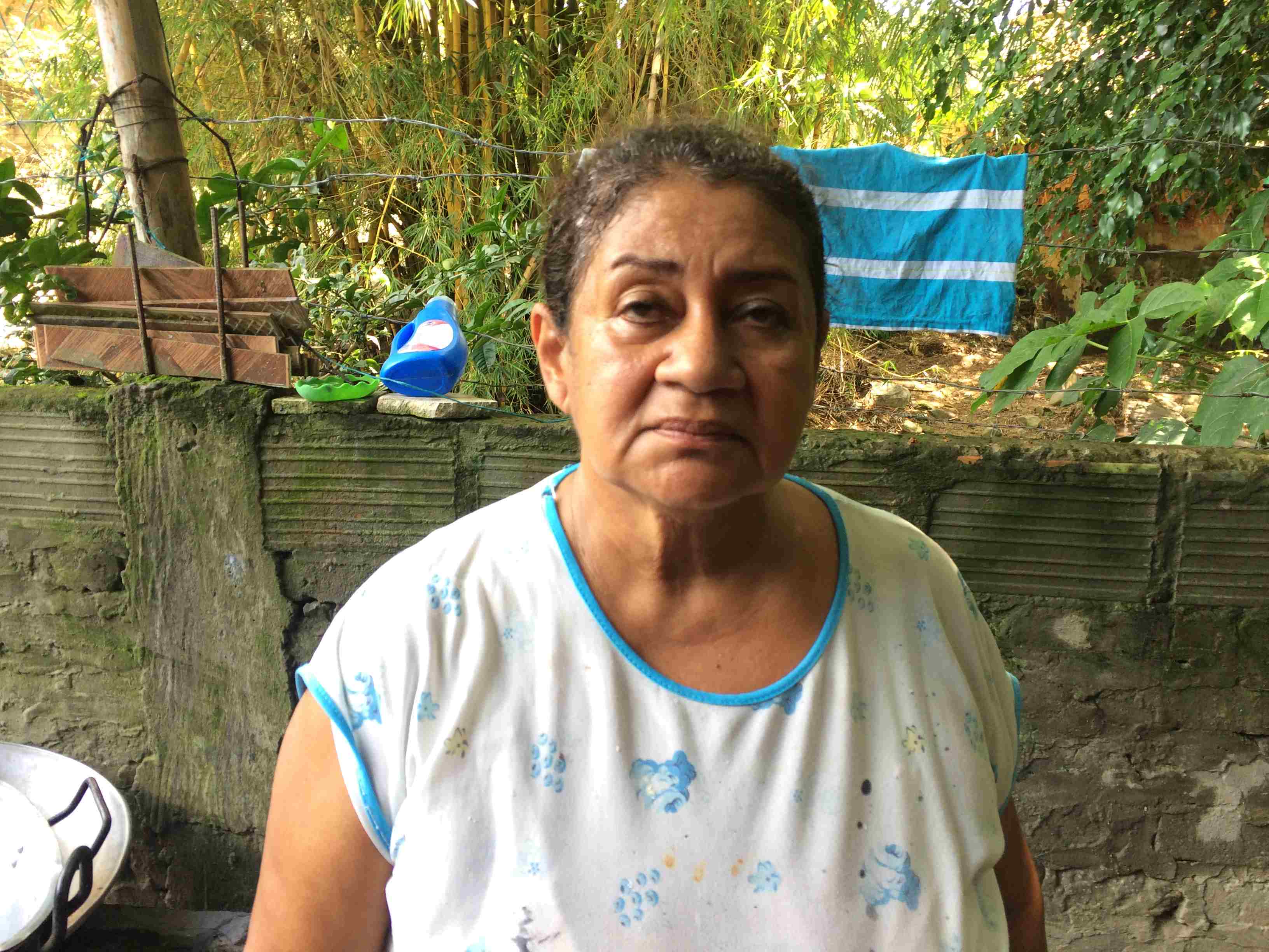 Doña Nidia Tique, vecina de la quebrada La Pioja, asegura que ya conoce el sonido de la afluente cuando esta crece.