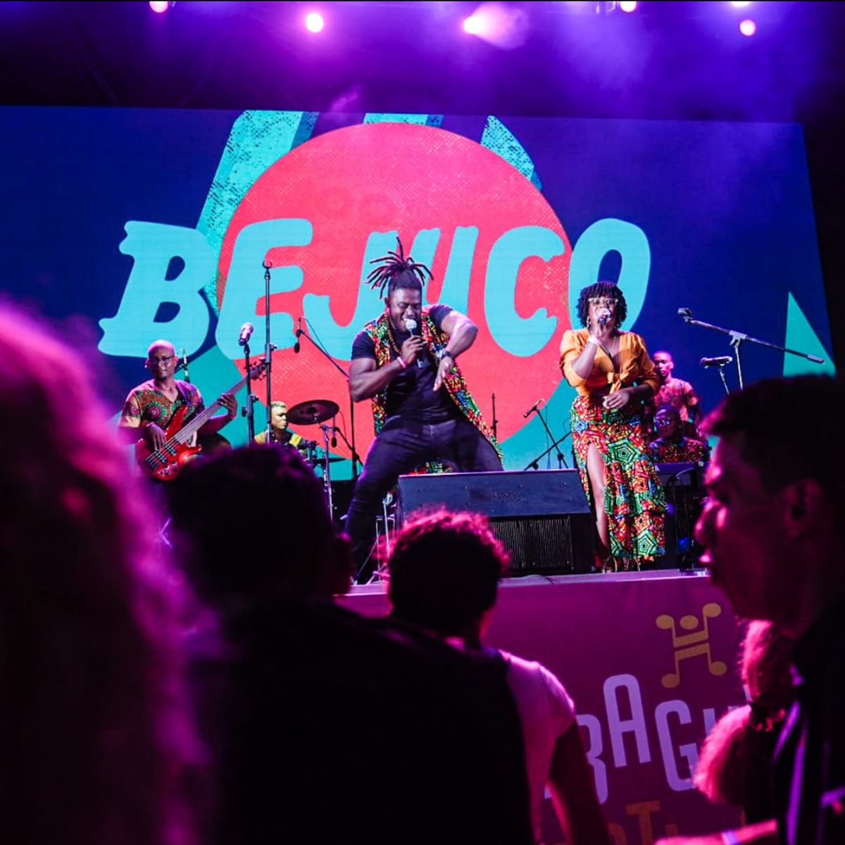 Directamente desde Tumaco, la agrupación ‘Bejuco’, contagió a los asistentes del concierto inaugural con su derroche de alegría al ritmo de la marimba de chonta y las percusiones típicas del pacífico colombiano. 