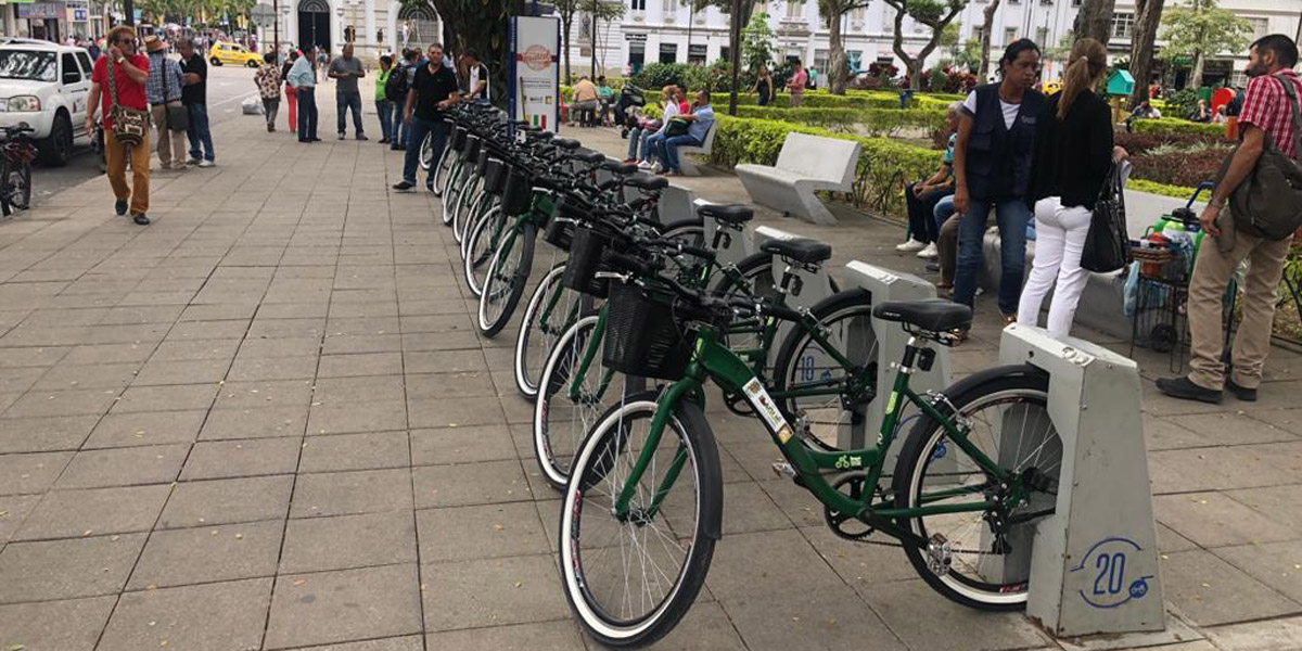 Estas son las bicicletas públicas que Freddy González aconseja que sean sacadas de la bodega donde están para ser prestadas a quienes deban movilizarse en la ciudad durante la pandemia.