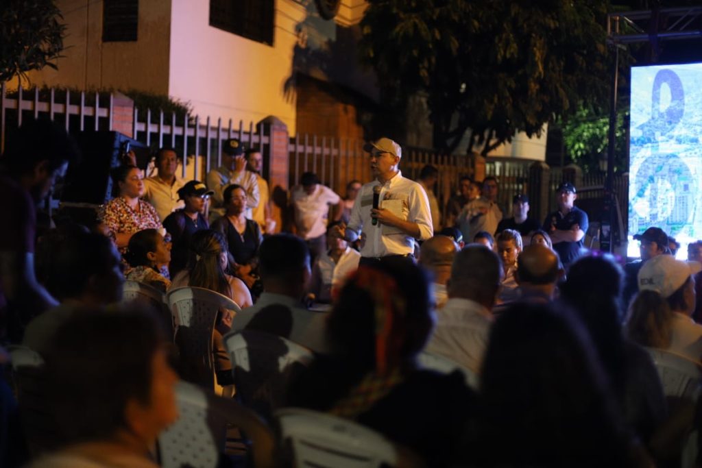 El alcalde Andrés Hurtado volvió a cuestionar a Jaramillo en un acto público, en defensa de uno de los pilares del discurso electoral de la precandidata Johana Aranda Rivera (hurtadismo).