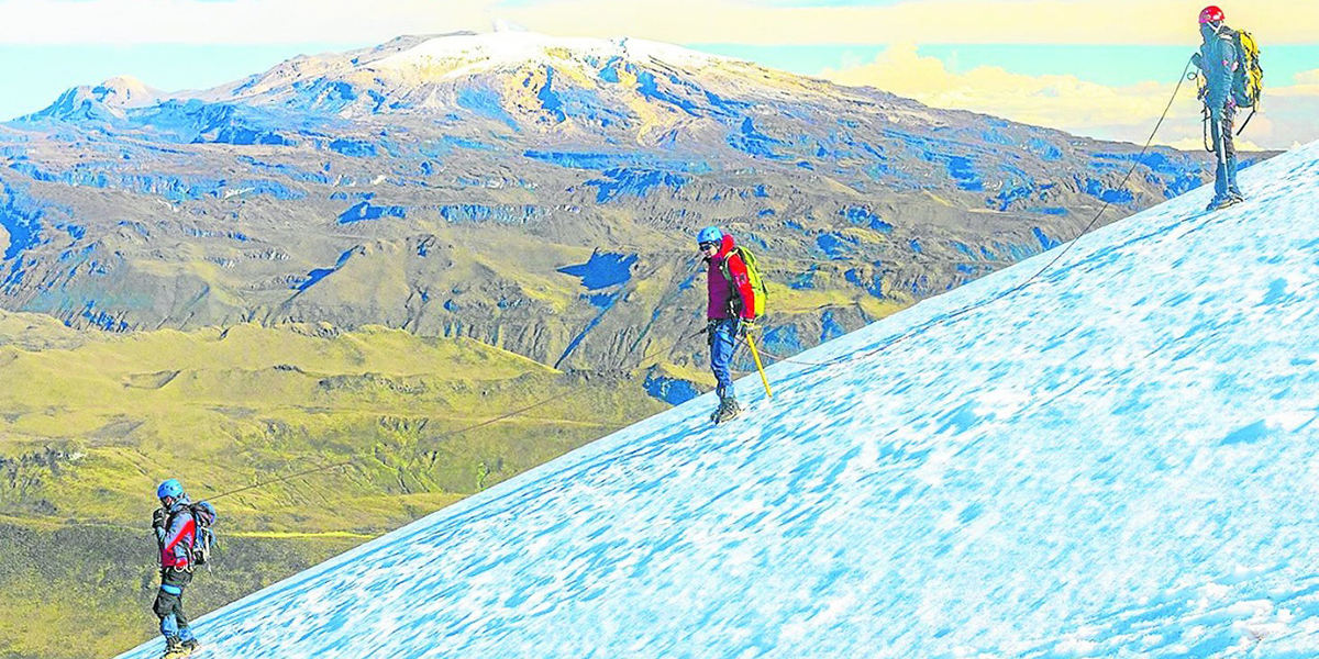 Montañistas en Nevado del Tolima