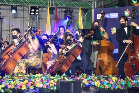 Los artistas musicales deleitaron a los asistentes con sus presentaciones en el concierto inaugural, que se realizó en el Centro de Convenciones Alfonso López Pumarejo.