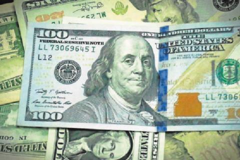 En Colombia, analistas aseguran que es posible que el dólar llegue a los $5.000 en próximas jornadas. La volatilidad diaria del dólar en Colombia ha estado entre $80 y $90.