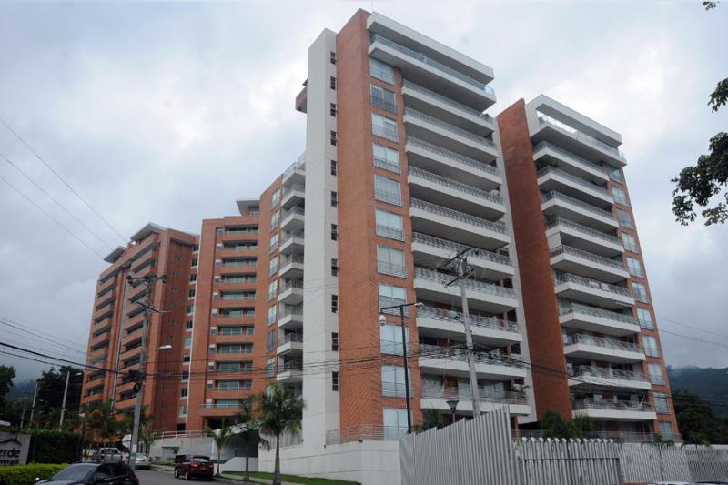 El área licenciada para la construcción de apartamentos en 2019 fue 583.482 metros cuadrados para Ibagué. 