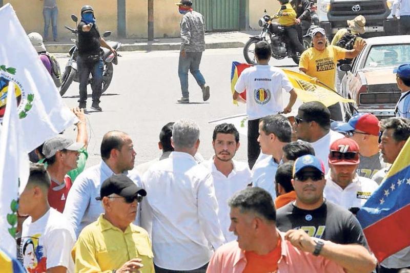 Al menos cinco personas resultaron heridas el pasado sábado en medio de la violencia que se desató en una manifestación antigubernamental convocada por el líder opositor Juan Guaidó en el estado venezolano de Lara.