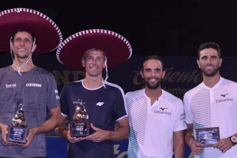 Cabal y Farah junto a los campeones del ATP 500 de Acapulco.
