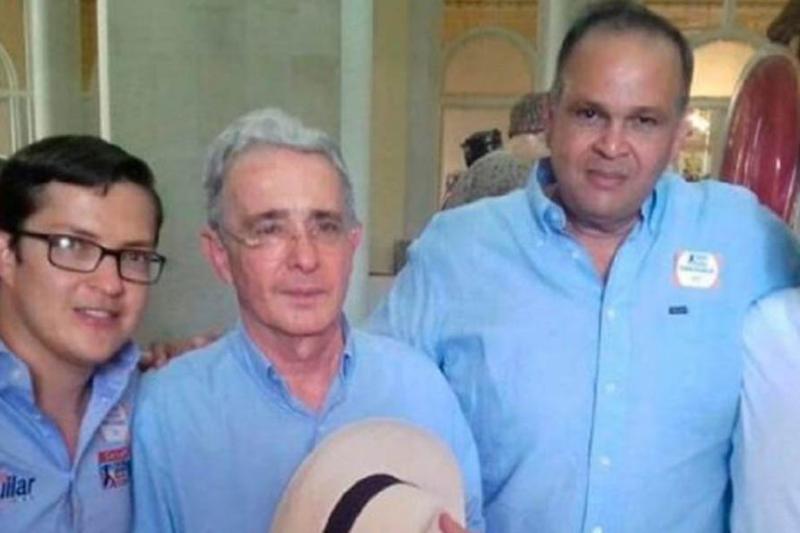 El expresidente Álvaro Uribe negó que tuviera una relación personal con José Guillermo Hernández, quien fue invitado principal en el acto de posesión de Iván Duque.