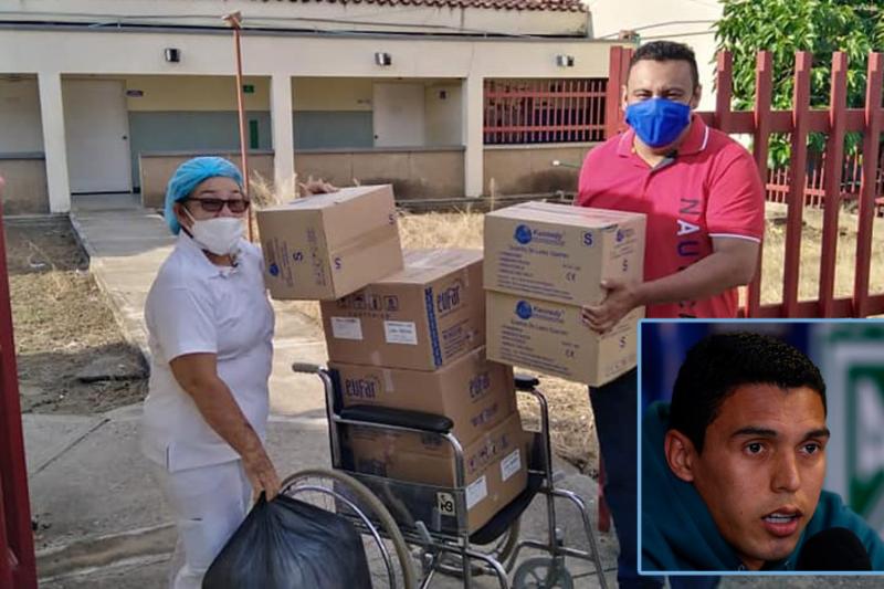 Trabajadores del Hospital de Purificación, recibiendo las donaciones de Daniel Bocanegra.