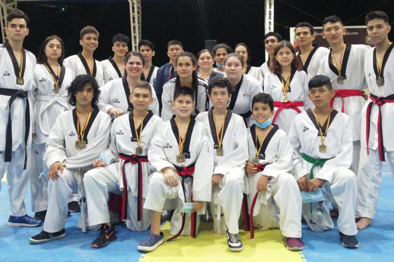 Los deportistas que representaron a Ibagué en la Copa Nacional de Taekwondo.