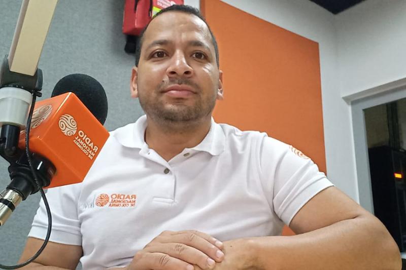 Jesús Eduardo Díaz, periodista de Radio Nacional y galardonado en el Premio de Periodismo Universitario El Anzuelo.
