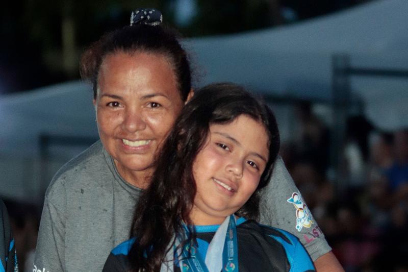 Janeth Pérez con su hija