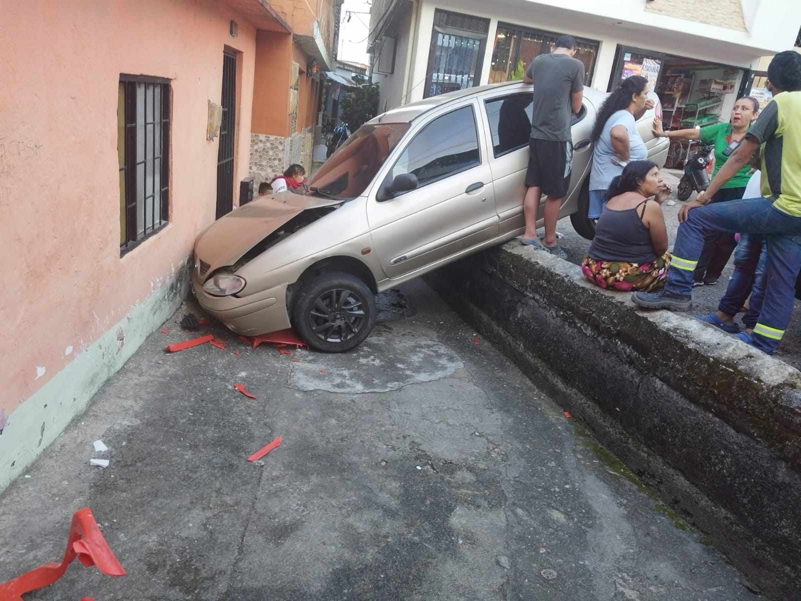 El accidente ocurrió al atardecer de este jueves 4 de enero en el barrio Germán Huertas Combariza. 