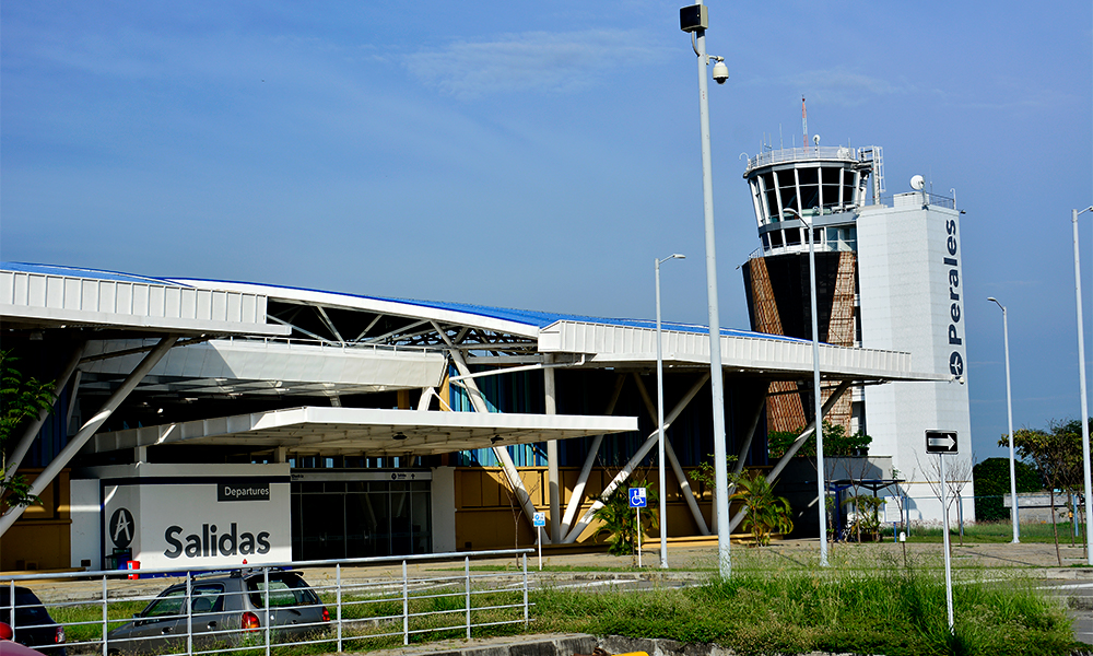Los gremios piden al próximo Presidente mejorar la competitividad del aeropuerto Perales.