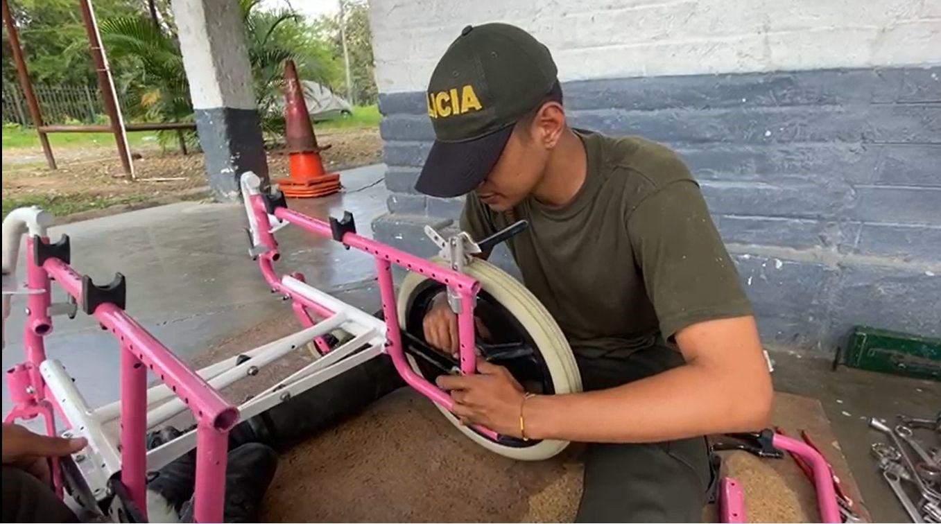 La fabricación de la silla de ruedas es un proyecto de ‘Biciclaje’. 