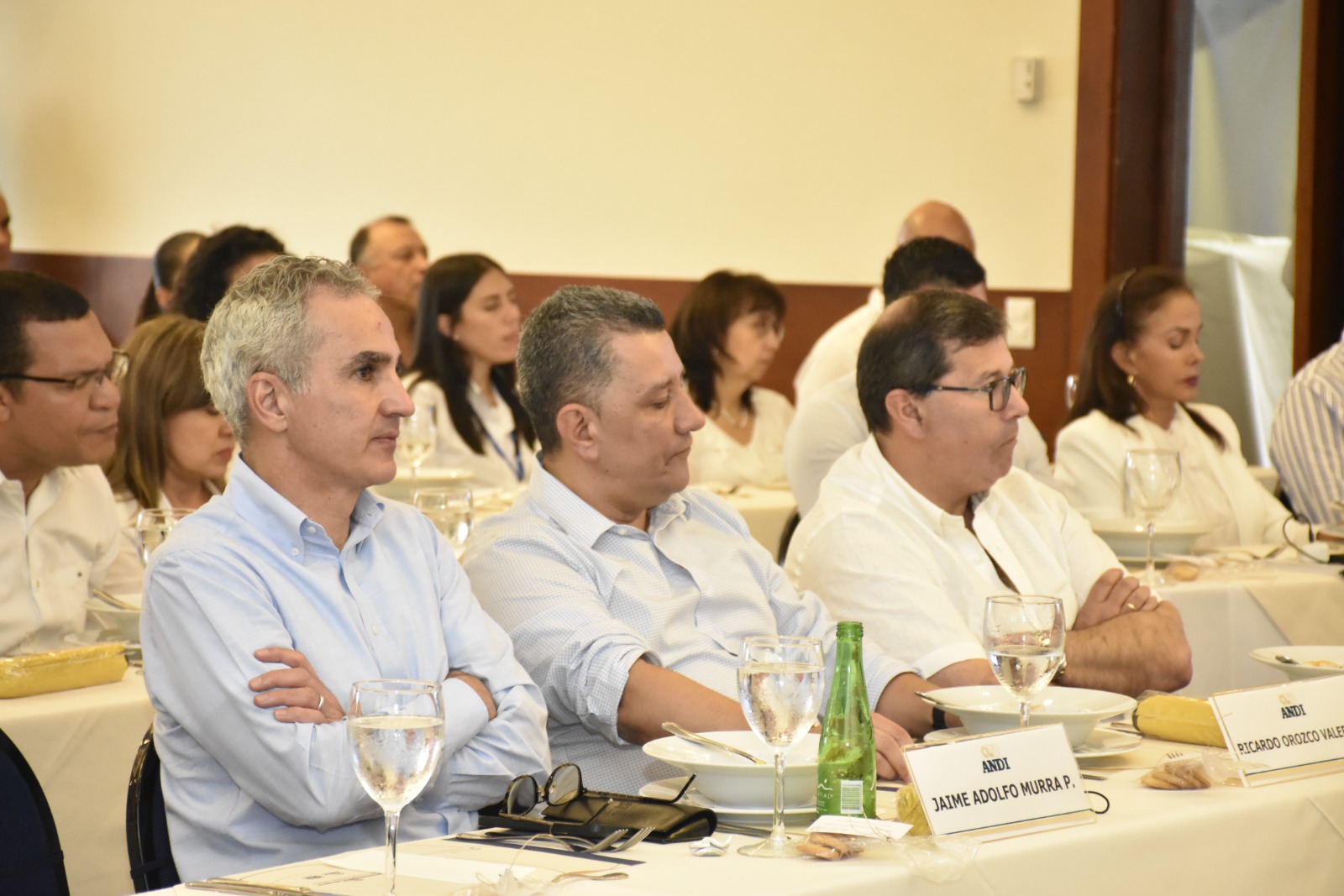 asamblea con empresarios del Tolima