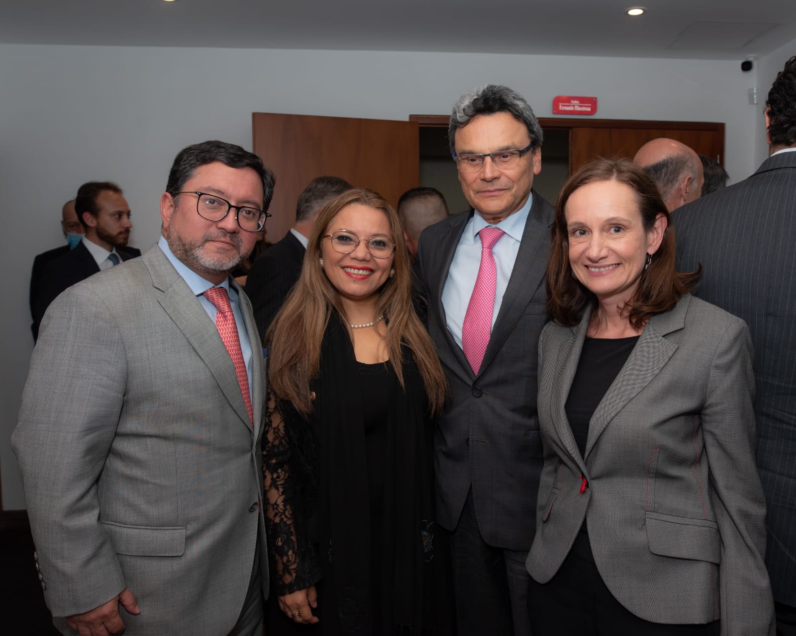 Igualmente, Ricardo Abello Galvis, Yadira Alarcón, Jairo Rivera y Laura García.