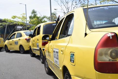 Hoy vence el plazo: taxistas deben inscribirse para recibir compensación en precio de gasolina