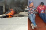 Ibaguereños le dieron tremenda golpiza a ladrones y les quemaron la moto en la que robaban