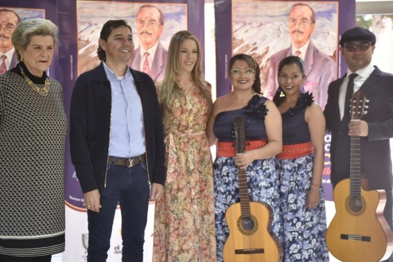 Artistas compositores en el evento de lanzamiento del Festival Nacional de Música Colombiana en Bogotá.