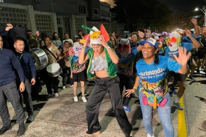 Verónica Alcocer gozó el Carnaval de Barranquilla y le llovieron críticas