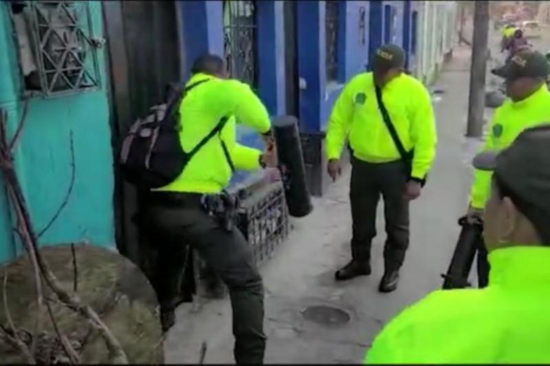 ¡Tremendo operativo! Policías se metieron a comprar drogas y pillaron a jíbaros en Ibagué