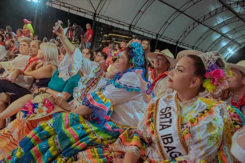 Para conocer la programación oficial del 49º Festival Folclórico Colombiano, consulte las redes sociales de la Alcaldía de Ibagué, la Dirección de Cultura Departamental y la Gobernación del Tolima.