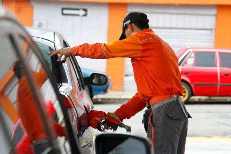 El ministro de Hacienda, Ricardo Bonilla, reiteró que los ajustes del precio de la gasolina continuarán subiendo hasta alcanzar los $16.000, cifra en la que ya cerraría el déficit con el Fepc.