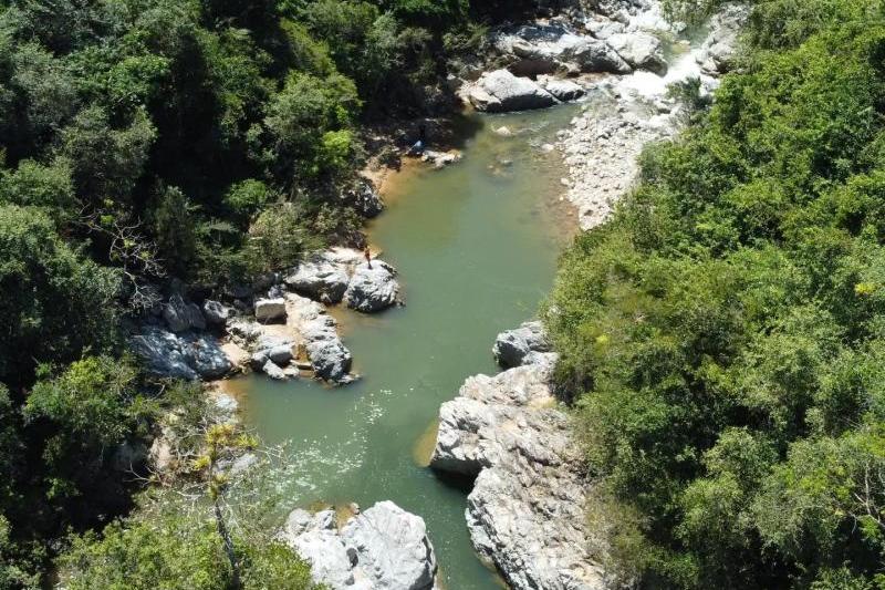 El río con el agua más hermosa del Tolima, a 40 minutos de Ibagué: ¡con partes hondas y panditas!